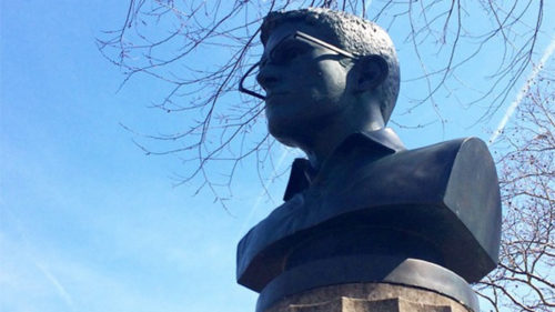 brooklyn-snowden-statue-installed-covered.si